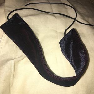 Velvet choker